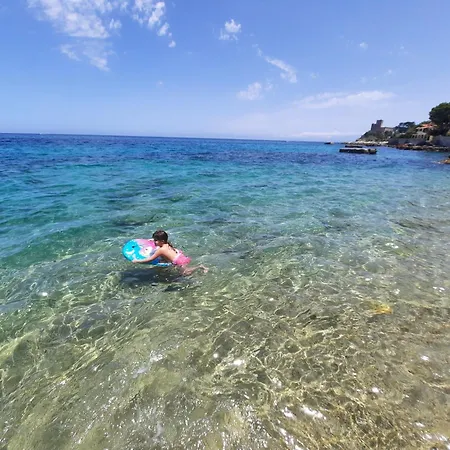 White Coral Seafront With Infinity Pool Διαμέρισμα Santa Flavia
