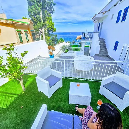 White Coral With Sea Access & Shared Pool Santa Flavia