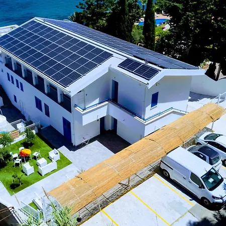 White Coral Exclusive Waterfront Shared Infinity Pool & Private Sea Access Santa Flavia